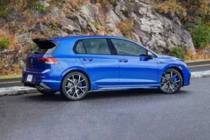 جانب فولكس فاجن جولف R 2023