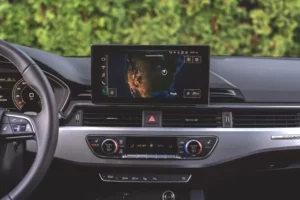 شاشة أودي A4 2023