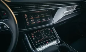 شاشة أودي Q8 2023