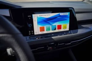 شاشة فولكس فاجن جولف R 2023