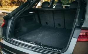 صندوق تحميل أودي Q8 2023