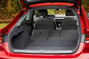 صندوق تحميل فولكس فاجن أرتيون 2023 مع طي المقاعد