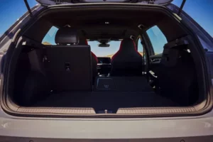 صندوق تحميل فولكس فاجن جولف GTI 2023 مع طي المقاعد