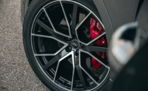 عجلة أودي Q8 2023