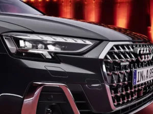 مصابيح أودي A8 2023 الأمامية