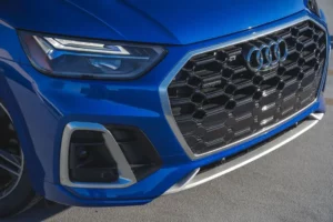 مصابيح أودي Q5 2023 الأمامية