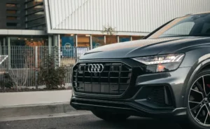 مصابيح أودي Q8 2023 الأمامية