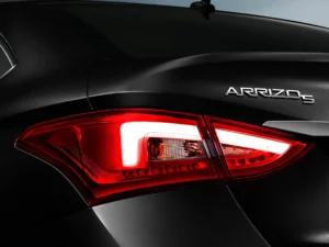 مصابيح شيري أريزو 5 2023 الخلفية