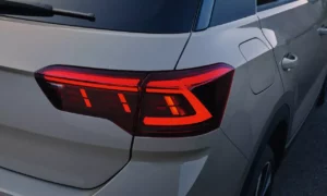 مصابيح فولكس فاجن تي روك 2023 الخلفية