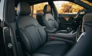 مقاعد أودي Q8 2023 الأمامية