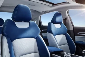 مقاعد جيلي امجراند 2023 الأمامية