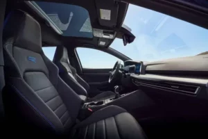 مقاعد فولكس فاجن جولف R 2023 الأمامية