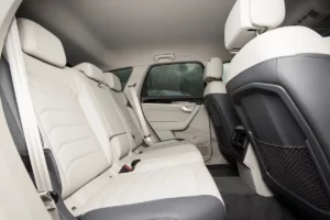 مقاعد فولكس فاجن طوارق 2023 الخلفية