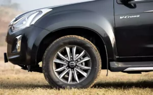 عجلة ايسوزو D ماكس 2023