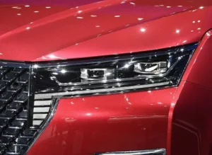 مصابيح دونج فينج فينوتشيا ستار 2023 الأمامية