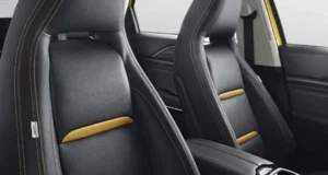 مقاعد بيستون T77 2023 الأمامية