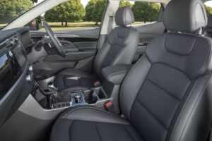 مقاعد سانج يونج كوراندو 2023 الأمامية