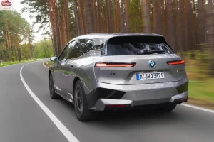 خلفية بي إم دبليو IX 2023