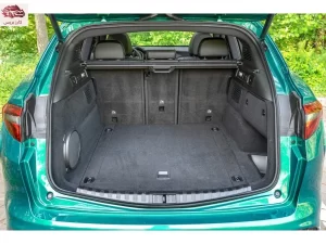 صندوق تحميل ألفا روميو ستيلفيو 2023