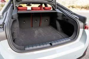 صندوق تحميل بي إم دبليو I4 2023