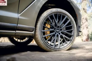 عجلة أستون مارتن DBX 2023