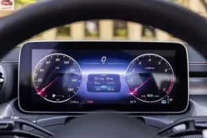 قمرة قيادة مرسيدس بنز C كلاس 2023