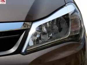 مصابيح بي واي دي F3 2024 الأمامية