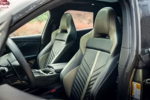 مقاعد أستون مارتن DBX 2023 الأمامية