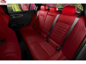 مقاعد ألفا روميو جوليا 2023 الخلفية