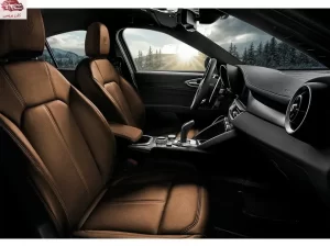 مقاعد ألفا روميو جوليا 2023 الأمامية