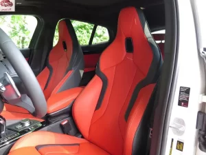 مقاعد بي إم دبليو X2 2023 الأمامية