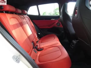 مقاعد بي إم دبليو X2 2023 الخلفية