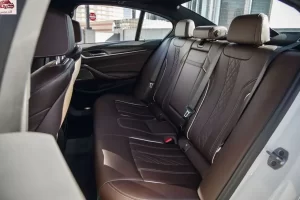 مقاعد بي إم دبليو الفئة الخامسة 2023 الخلفية