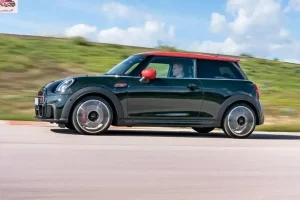 جانب ميني كوبر 2023