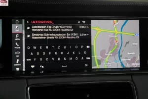 شاشة بورش باناميرا 2023