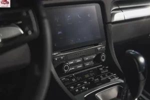 شاشة بورش بوكستر 2023