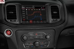 شاشة دودج تشارجر 2023