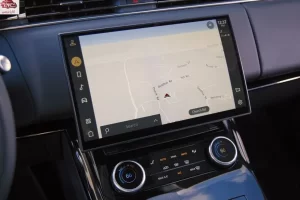 شاشة لاند روفر رينج روفر سبورت 2023