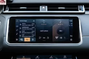 شاشة لاند روفر رينج روفر فيلار 2023