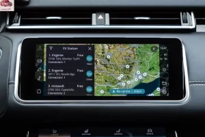 شاشة لاند روفر رينج روفر فيلار 2023