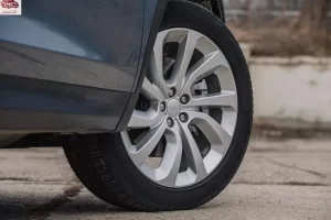 عجلة لاند روفر ديسكفري سبورت 2023