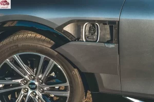 مخرج شحن كاديلاك ليريك 2023