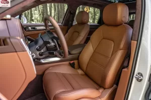 مقاعد بورش كايين هايبرد 2023 الأمامية