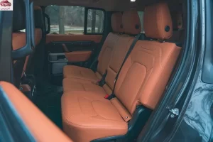 مقاعد لاند روفر ديفندر 2023 الصف الثاني