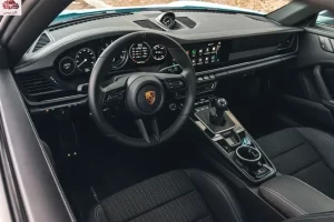 مقصورة بورش 911 2023