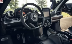 مقصورة ماكلارين سينا 2023