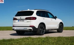 جانب بي إم دبليو X5 2023