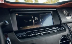 شاشة رولز رويس كولينان 2023