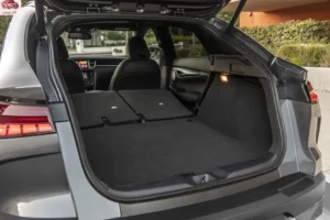 صندوق تحميل انفينيتي QX55 2023 مع طي المقاعد الخلفية