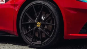 عجلة لوتس إميرا 2023